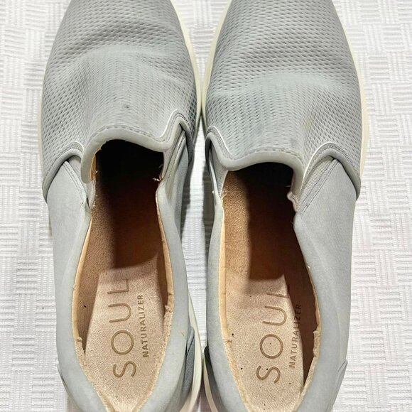 Size  9.5 Woman s SOUL Naturalizer Gray Casual Walking Shoe - Picture 10 of 10
